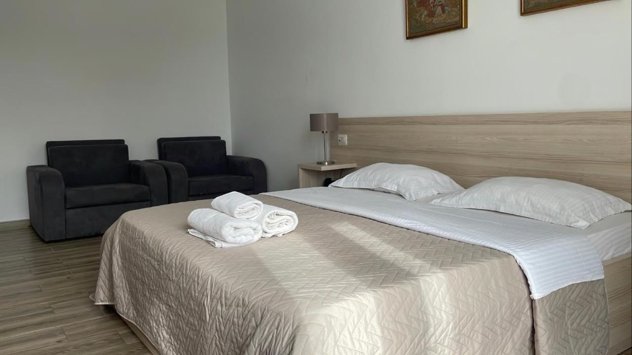 Adriatic Hotel *