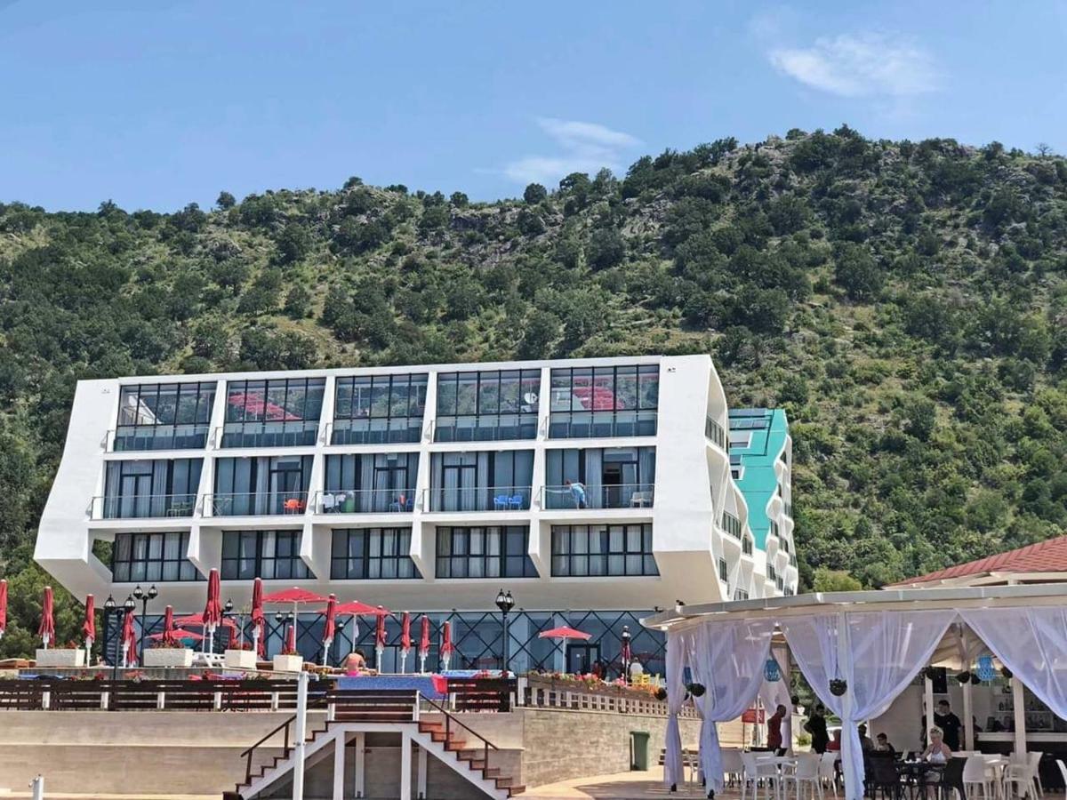 Hotel Adriatic Shengjin